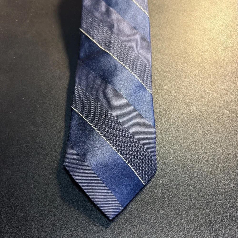 Brooks Brothers Makers And Merchants Navy Striped Silk Tie!